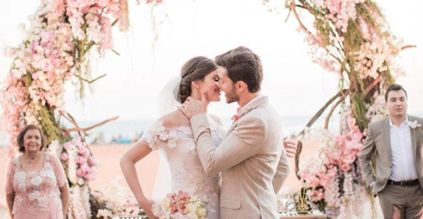 casamento na praia de Camila Queiroz e Klebber Toledo