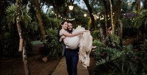 35 fotos para te inspirar a fazer uma Decoração de Casamento com Luzes