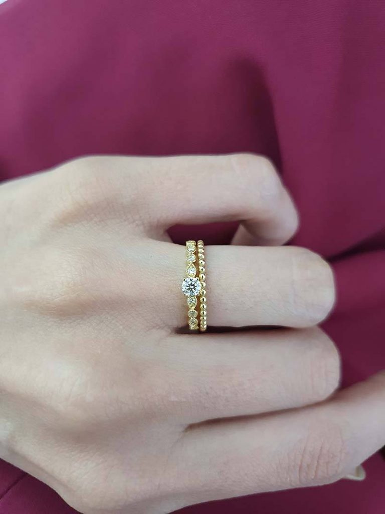 anel de noivado com aparador em ouro 18k