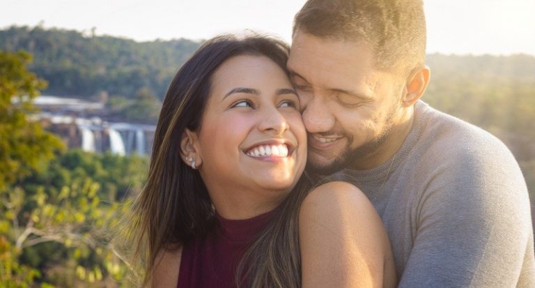 Leia mais sobre o artigo Pedido de casamento surpresa: ela disse “sim” nas Cataratas do Iguaçu