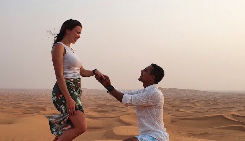 Pedido de casamento: ele planejou uma surpresa no deserto de Dubai