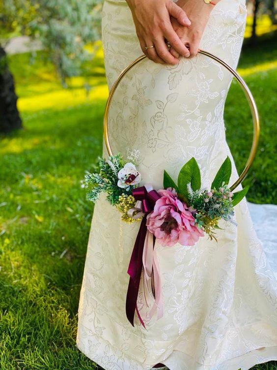 aro decorado com flores para noiva