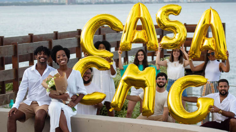 Leia mais sobre o artigo Pedido de casamento na TV: uma surpresa em frente as câmeras