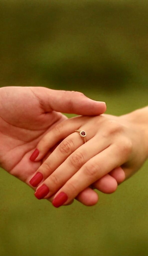 anel com rubi para pedido de casamento