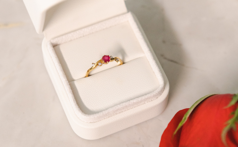 o que saber antes de comprar um anel de formatura?