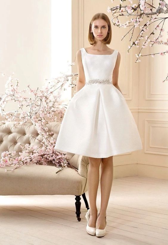 vestido de noiva simples com saia rodada