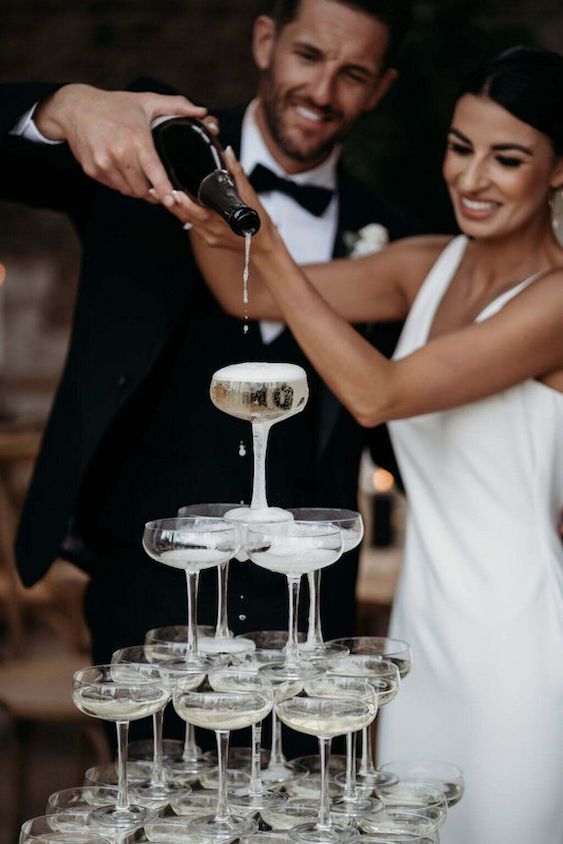 tendências de casamento 2024 torre de champanhe para festa de casamento