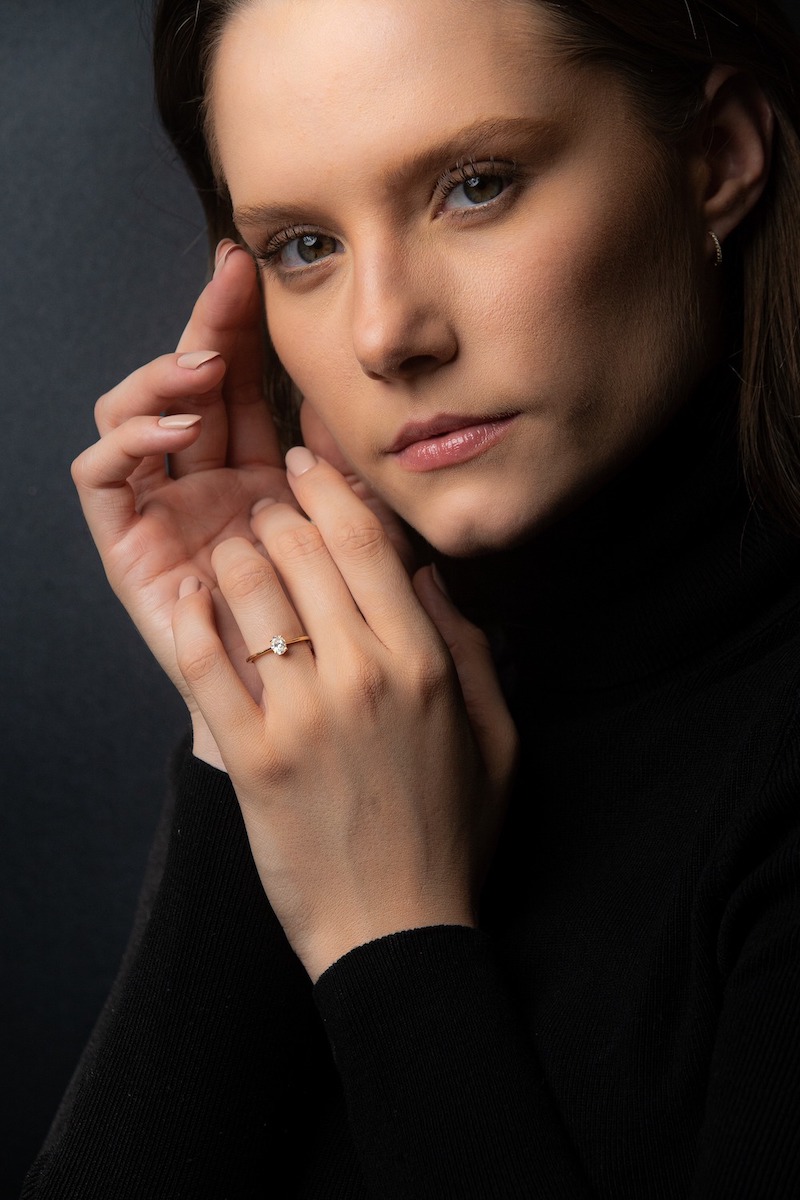 solitário com diamante Oval