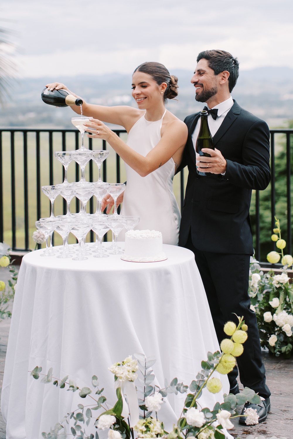 torre de champagne em casamento