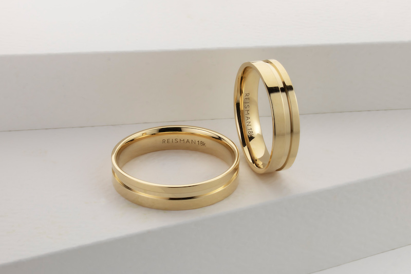 Alianças de casamento com frisos