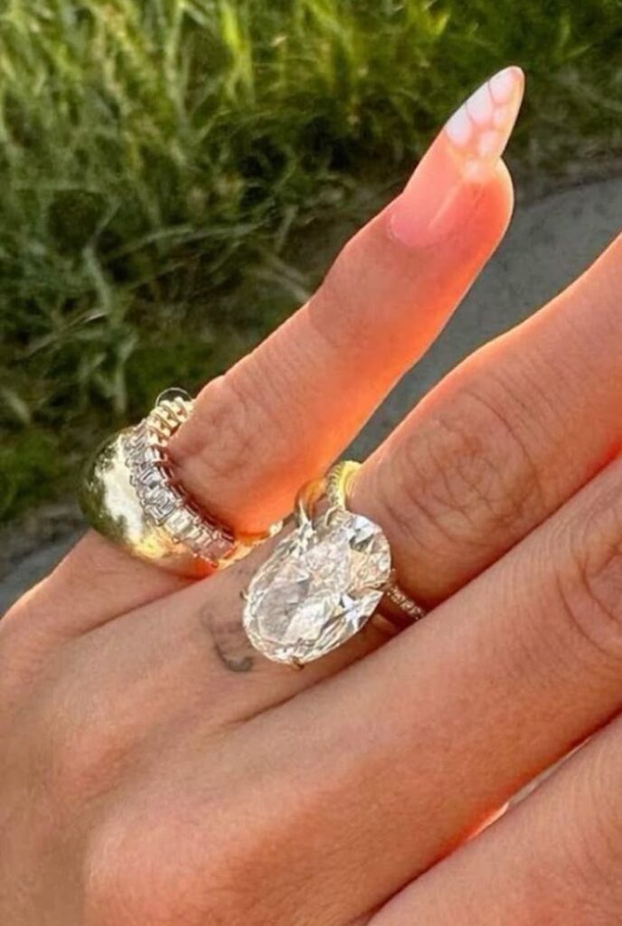 Hailey Bieber's engagement ring
