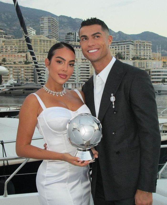 Cristiano Ronaldo pede em casamento Giorgina