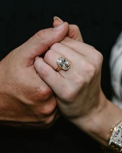 Taylor Swift e seu anel de noivado