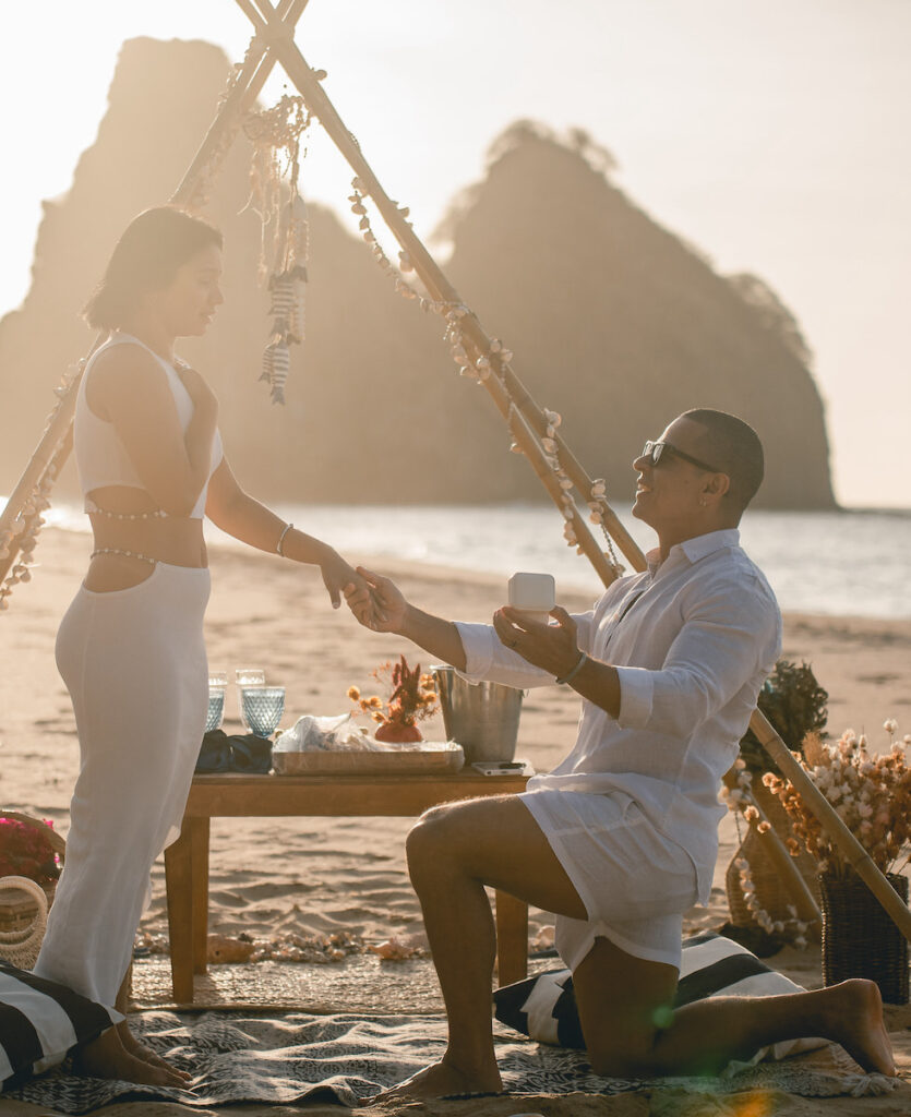 pedido com decoração na praia