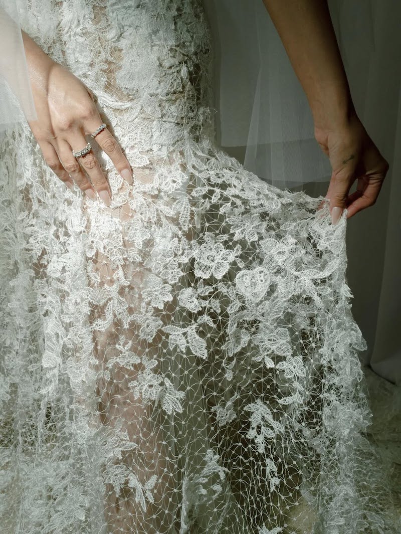 detalhe do bordado do vestido de Selena Gomez