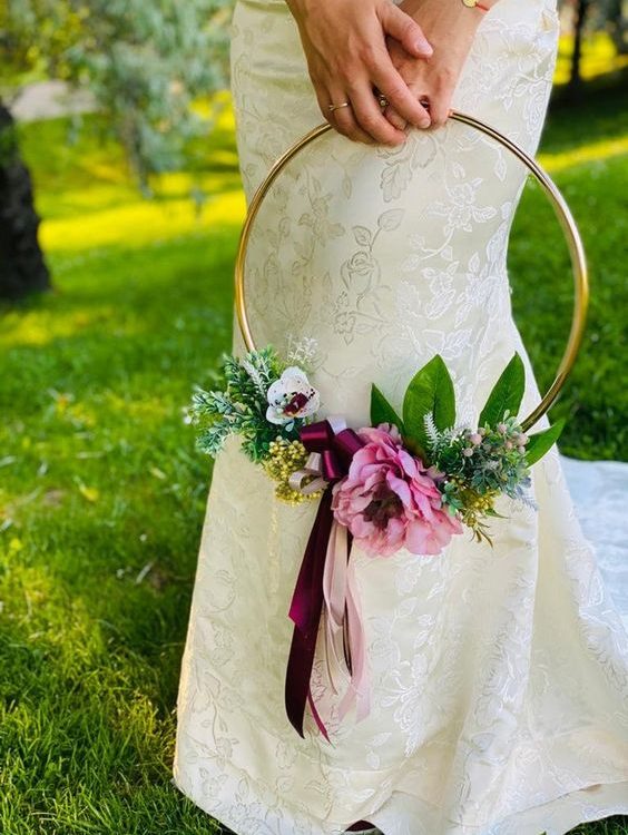 aro decorado com flores para noiva