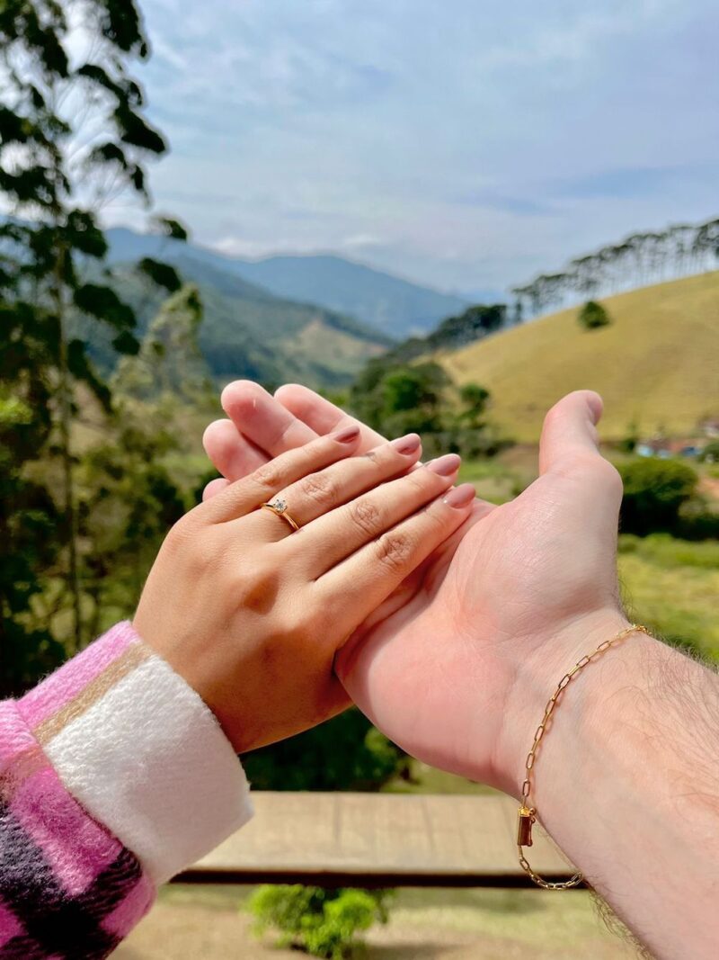 pedido de casamento com solitário de diamante