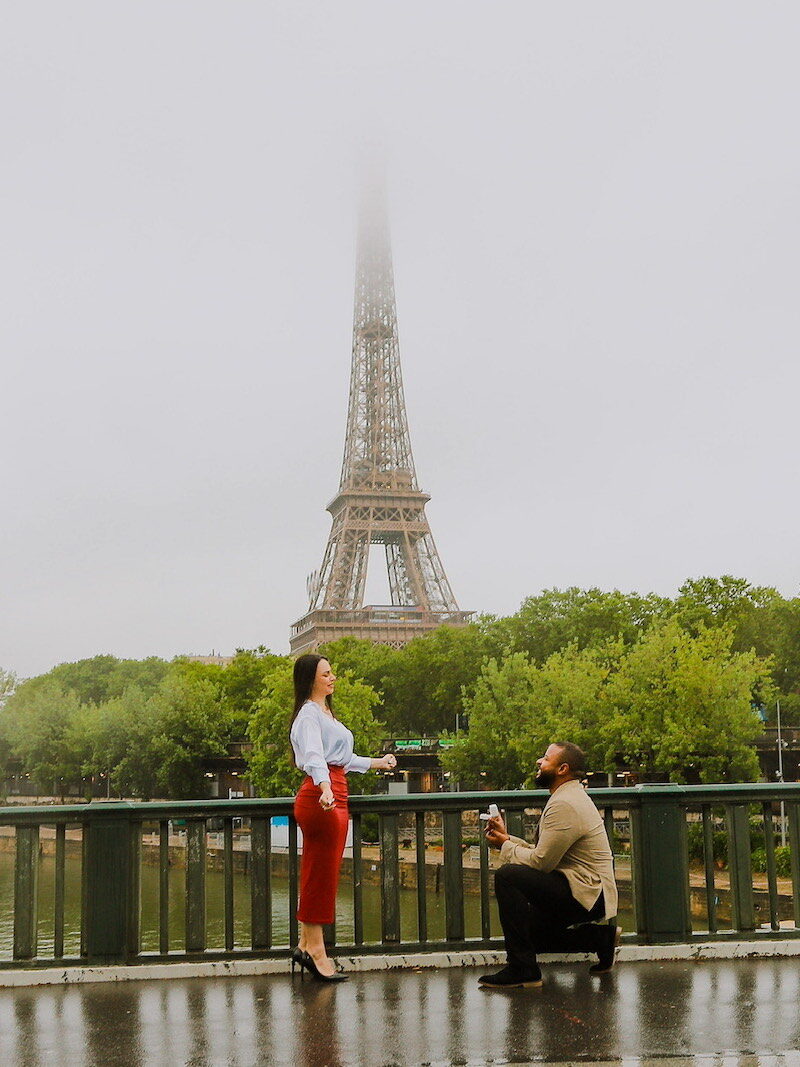 pedido romântico em Paris